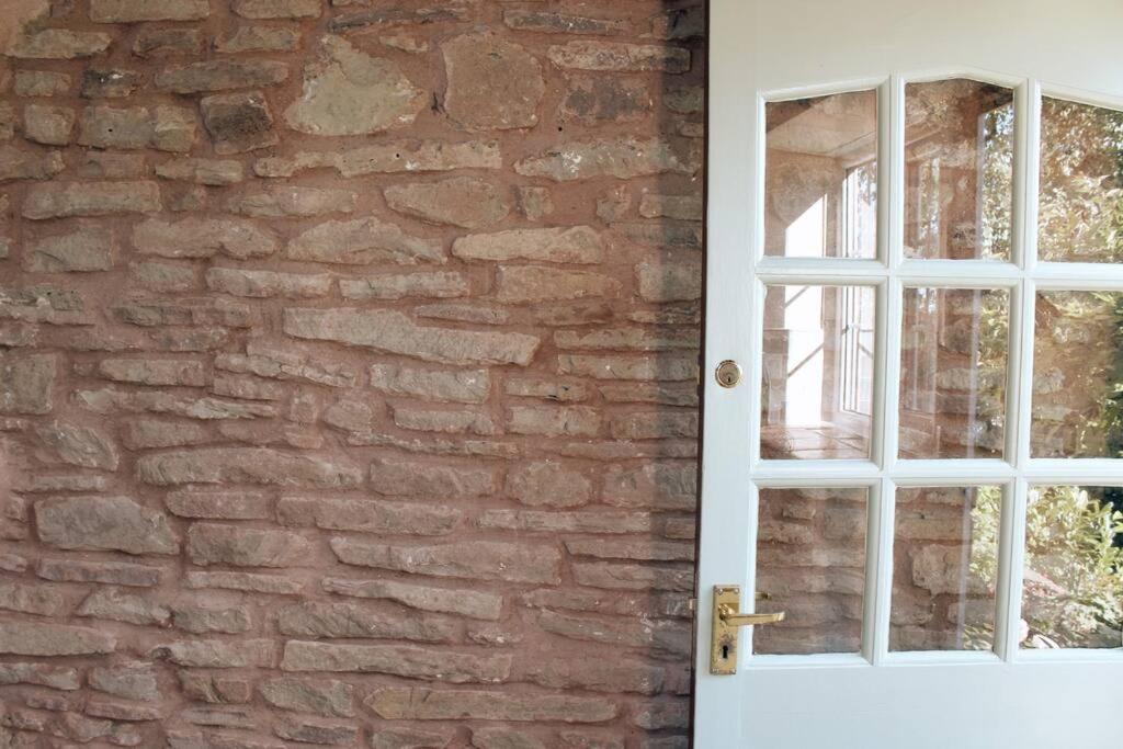 Pump - Cosy Herefordshire Holiday home *